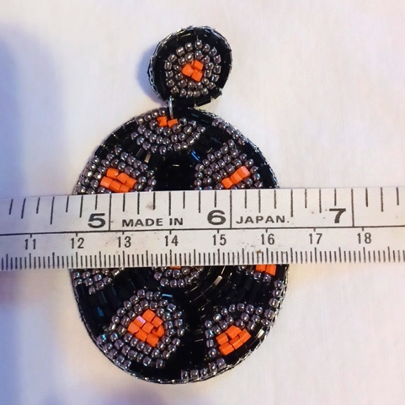 Handcrafted Seed Beeded Earrings - Picture 4 of 5